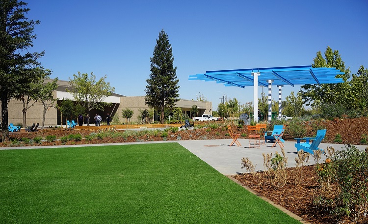 630 Roseville Pkwy
