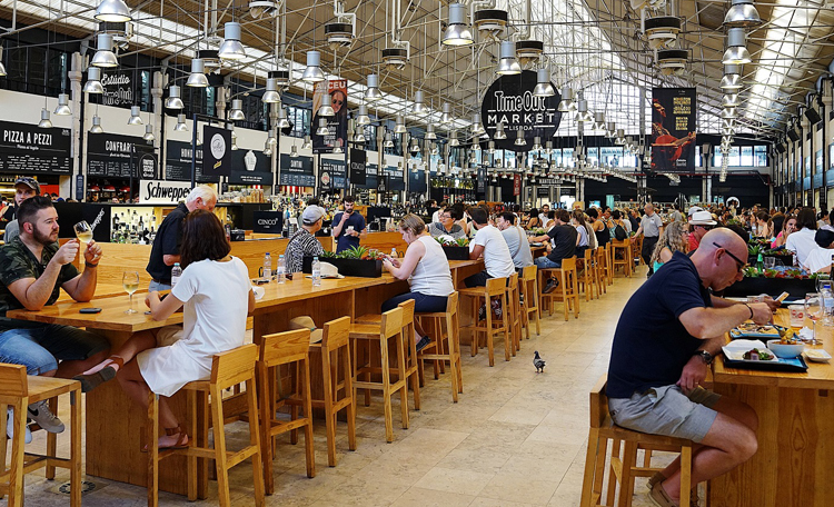 retail-reinvented-food-halls-millennials-and-virtual-reality-oh-my