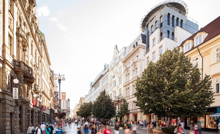 High street, shopping street, centre of Prague