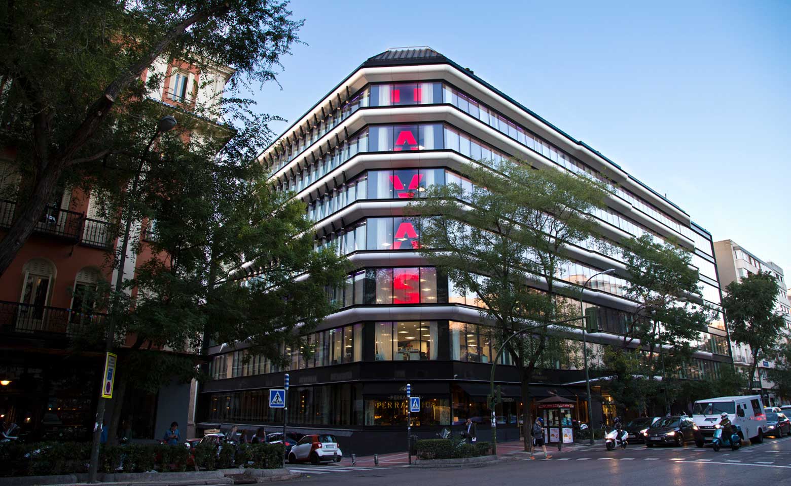 CW-new-offices-havas-group-havas-village-madrid-facade