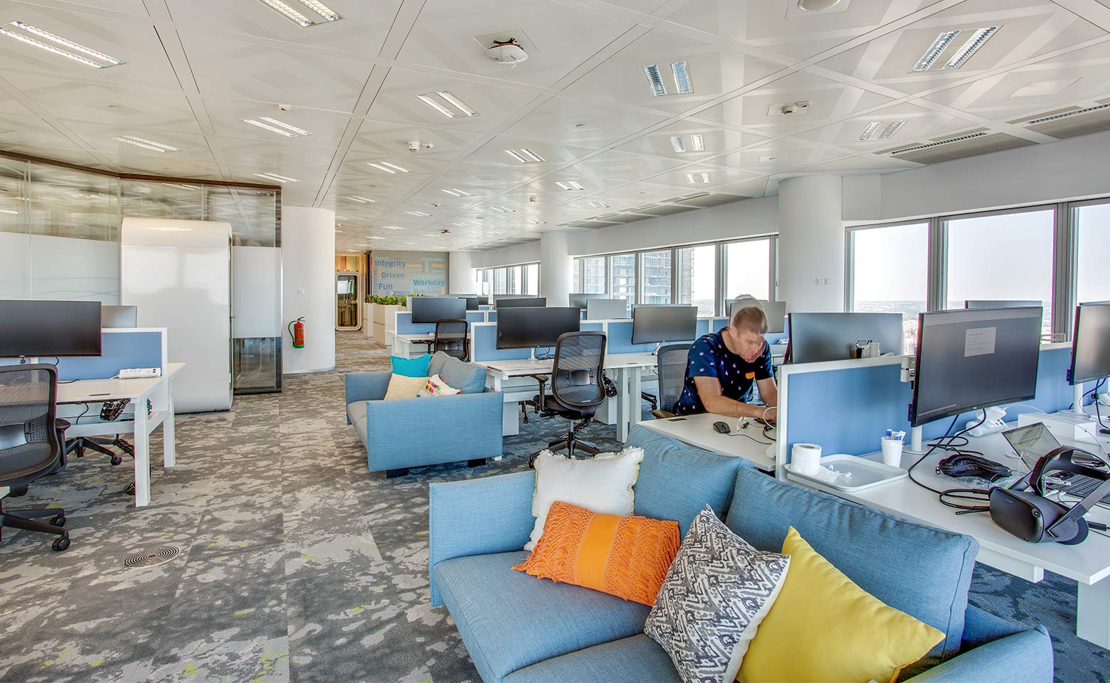 CW-Nuevas-Oficinas-Workday-Carousel2