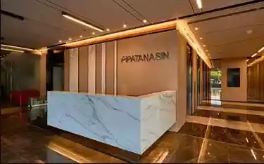 Pipatanasin Building