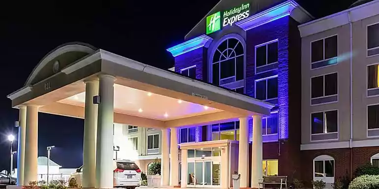 Holiday Inn Express & Suites Birmingham Irondale East