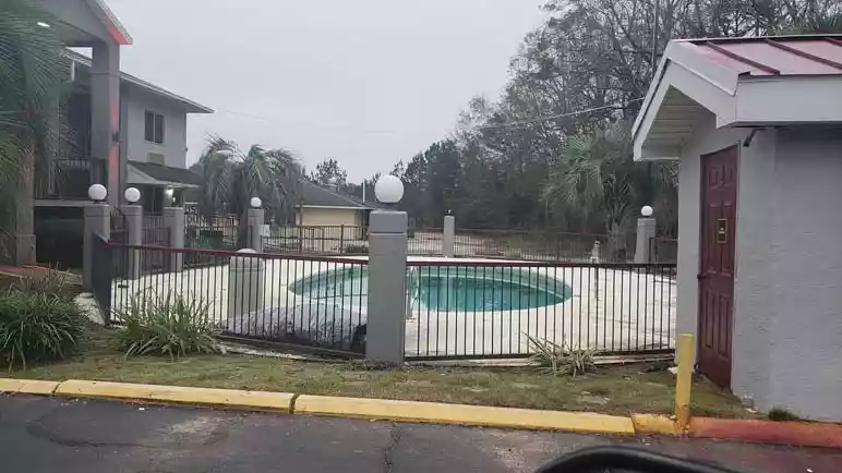 Red Roof Inn Evergreen