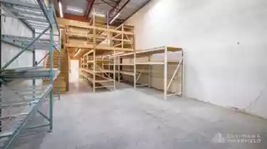 North Vancouver - Warehouse/Distribution